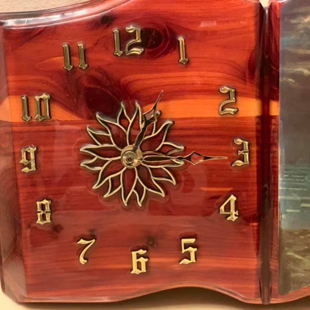 Handcrafted clock - Picture 2 of 5